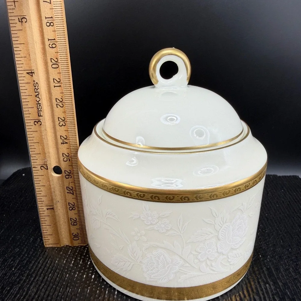 Mikasa Antique Lace L5531 Creamer and Sugar Bowl Set Gold Trim Fine China Japan‎